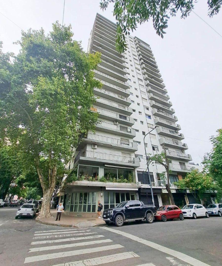 10 Y 49, piso 17, CON VISTA A PLAZA MORENO