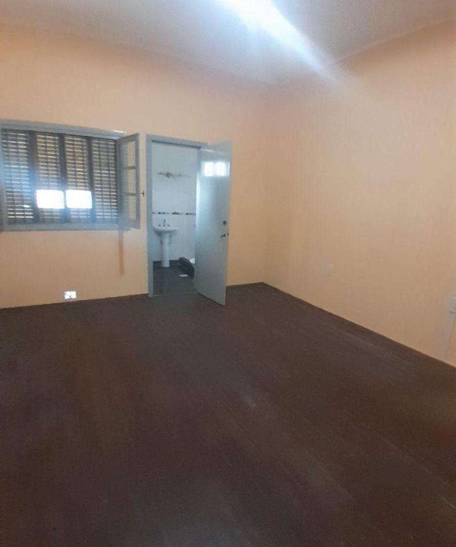 Foto de 2 BIS e/ 528 y 529 CASA CON COCHERA Y PATIO, imagen 3