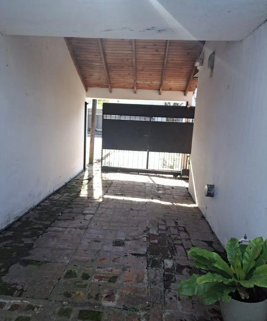 19 E/ 477 Y 479, CITY BELL, AMPLIO MONOAMBIENTE CON PARQUE Y PILETA: 1