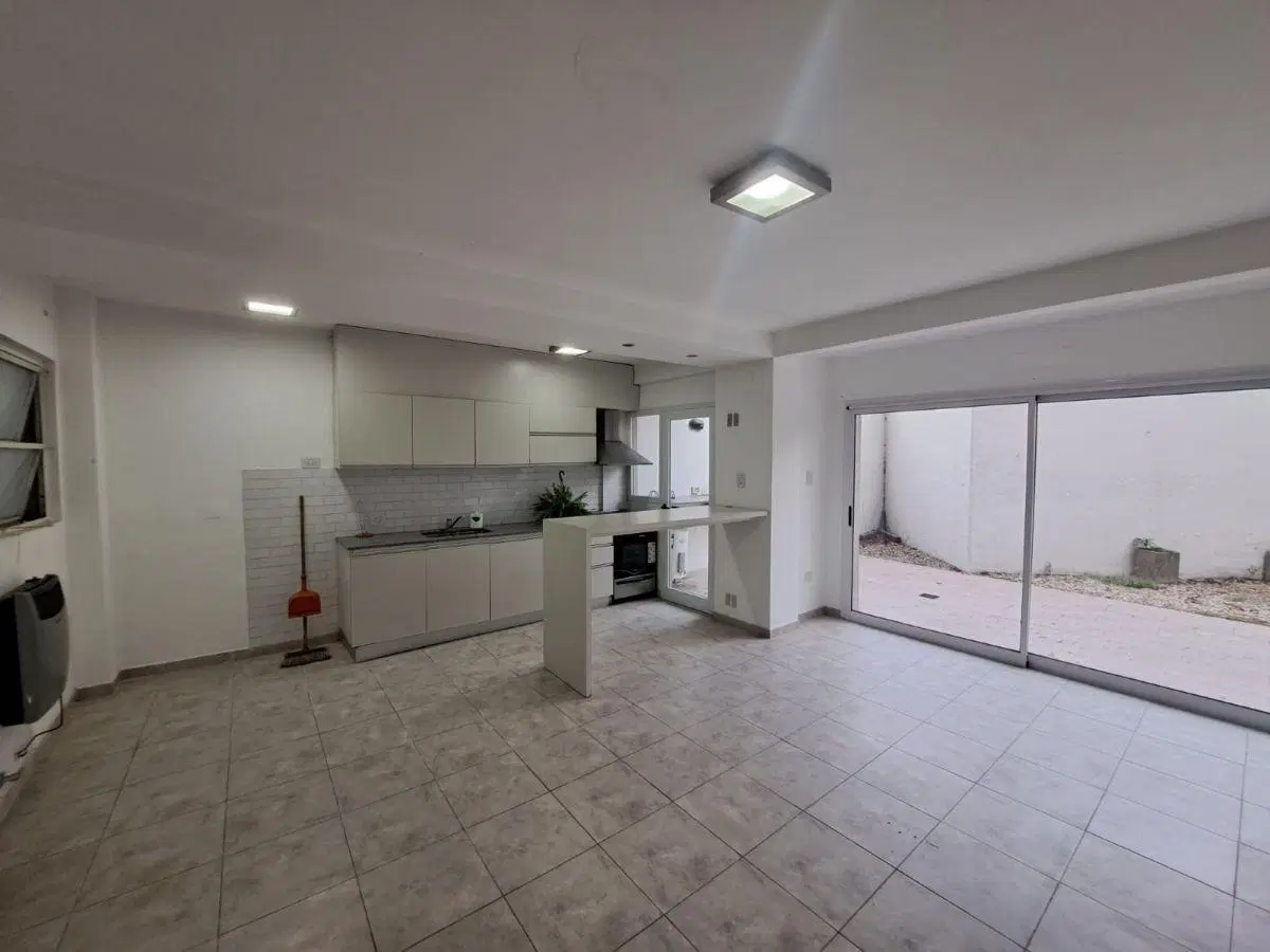 DIAGONAL 79 Y 58 Departamento de un dormitorio en planta baja con patio. 5