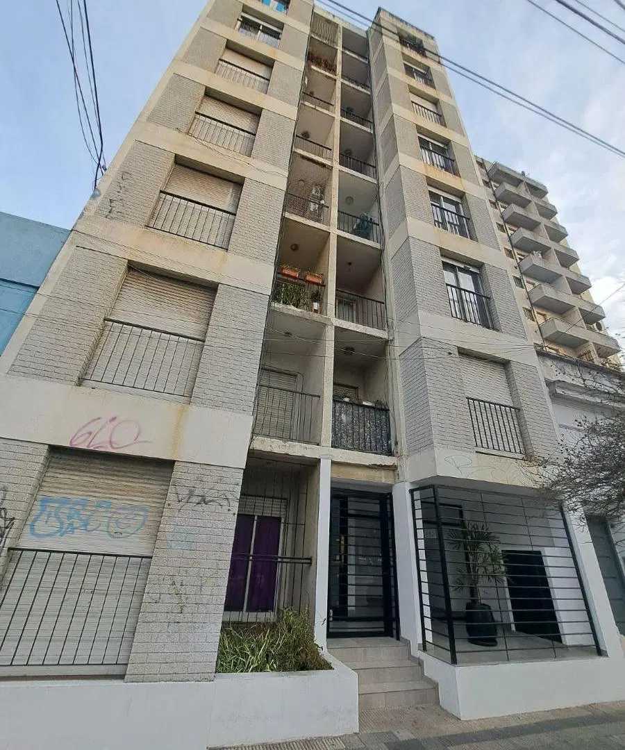 DIAGONAL 79 Y 58 Departamento de un dormitorio en planta baja con patio. 2