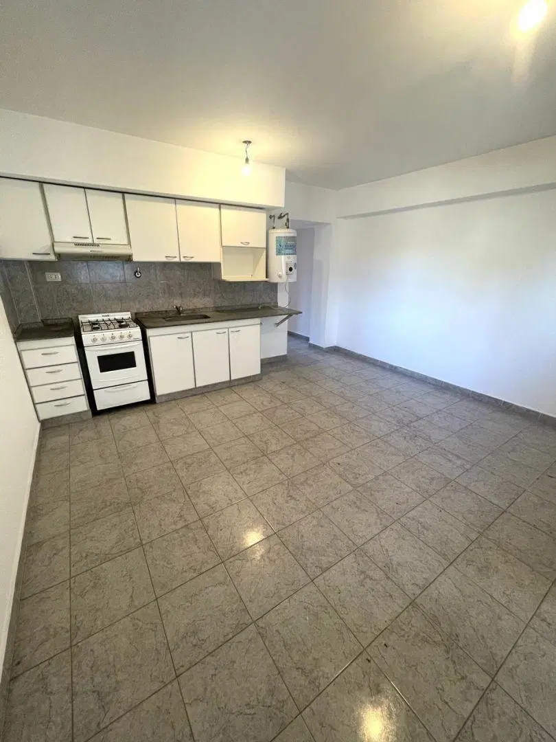 Alquiler de departamento de 2 ambientes en Villa Sarmiento 3