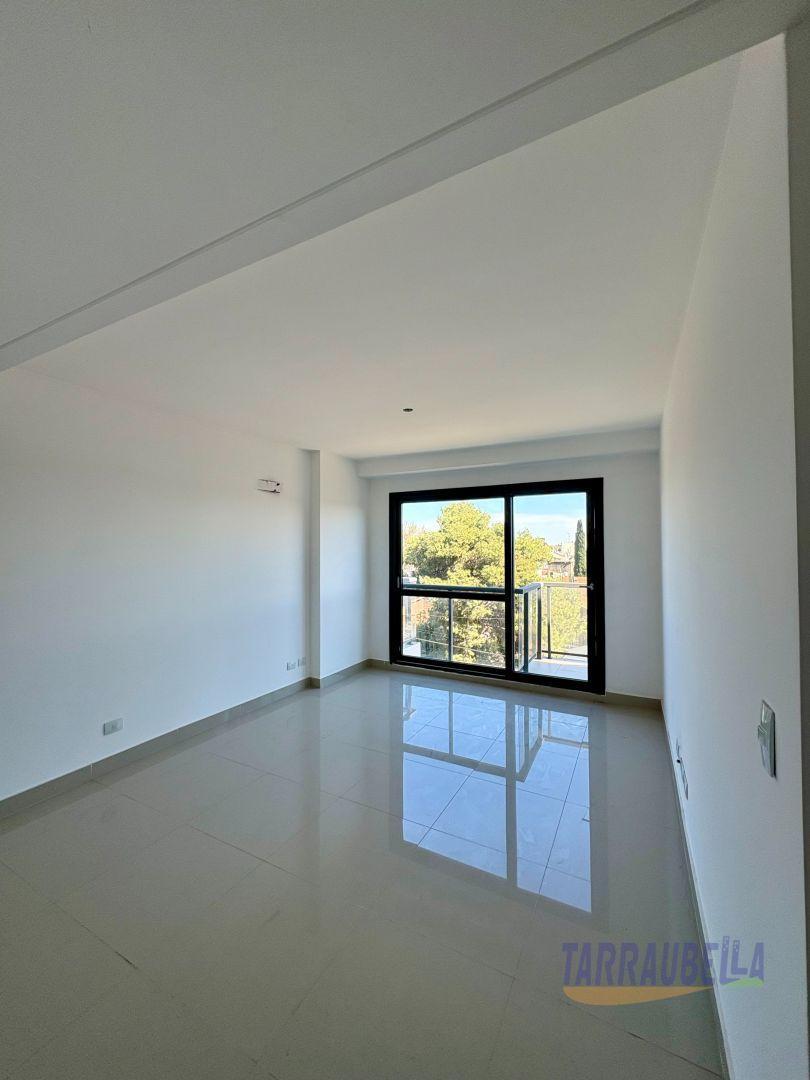 Foto de Venta de departamento de 2 ambientes en Haedo, imagen 1