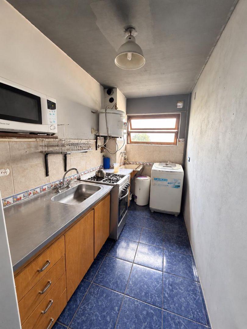 Foto de Venta de departamento tres ambientes en Isidro Casanova, imagen 2