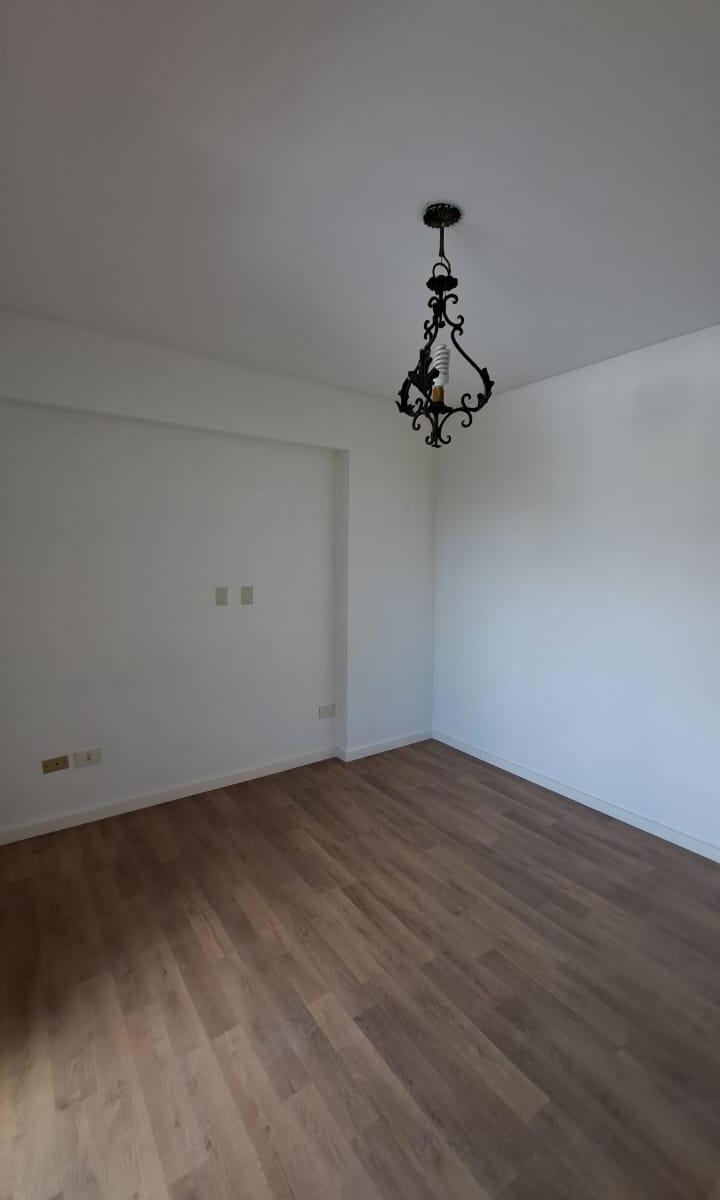 Oportunidad - Semipiso de 3 Dorm. + Cochera - 58 Esq.8 - La Plata 3