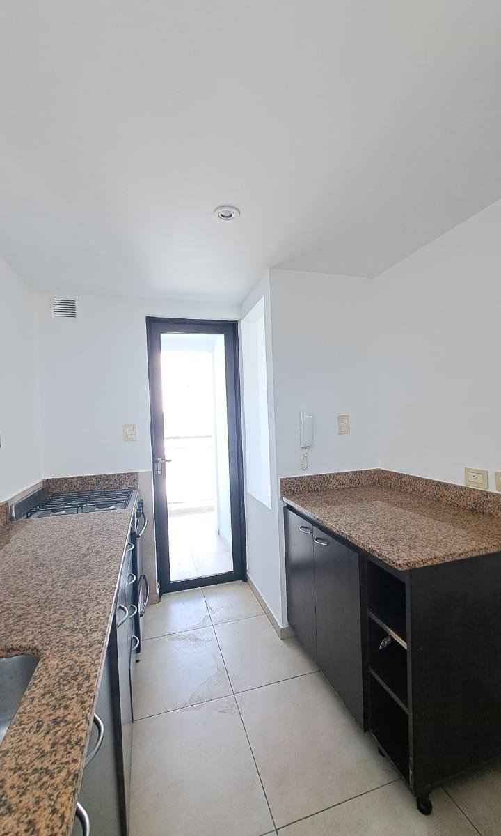 Piso 3 dormitorios + terraza privada en Venta - Zona Plaza Rocha - La Plata