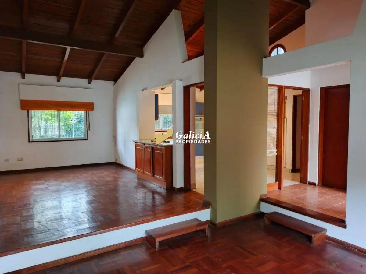 Casa en Alquiler - Bº Granja de Funes - 3 Dorm, Pileta, Quincho con Asador y Jardin 5