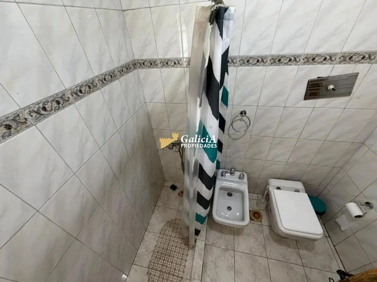 Casa en Venta - Bº Villa Belgrano – 4 Dorm., Pileta y gran lote 4