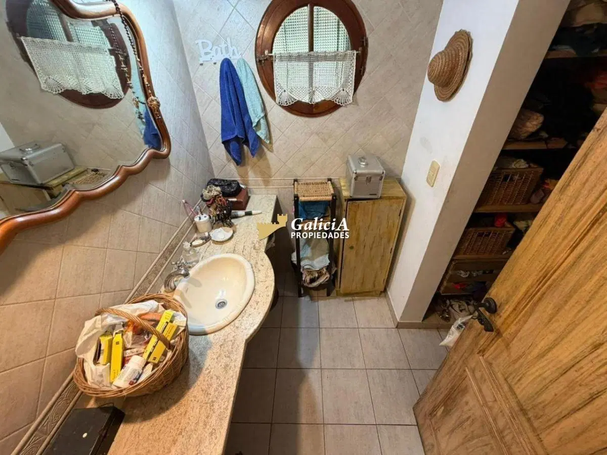 Casa en Alquiler en Villa Belgrano – 4 Dorm., Pileta y gran lote 4