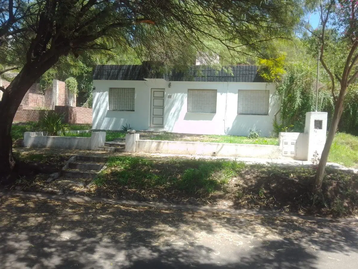 Casa Alquiler 3 dorm - calle TORRICELLI 5068 - B° Villa Belgrano 4