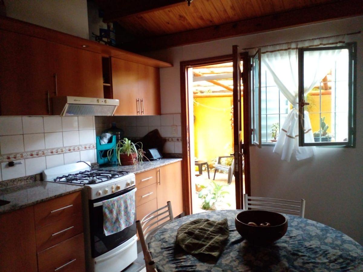 Foto de Alquiler casa 2/3 dorm, Manuel Lopez nº 2521, a 50 mts de Av La, imagen 5