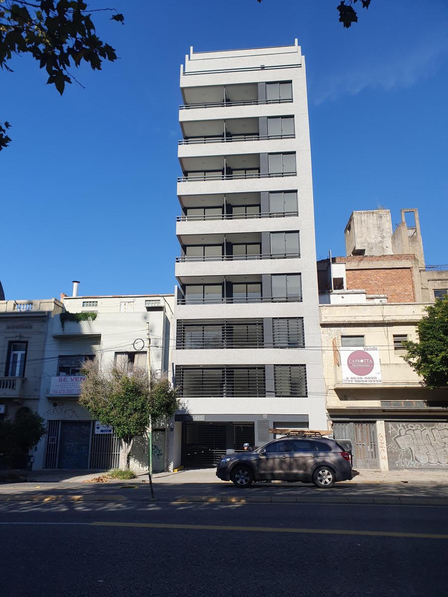Monoambiente a Estrenar, Hermoso Patio, Excelente Ubicación, Muy luminoso, 1° Piso Contrafrente