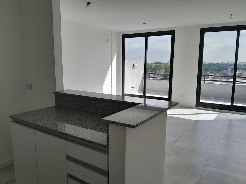 Monoambiente Divisible Muy Amplio a ESTRENAR, Balcón Terraza, Excelente Ubicación
