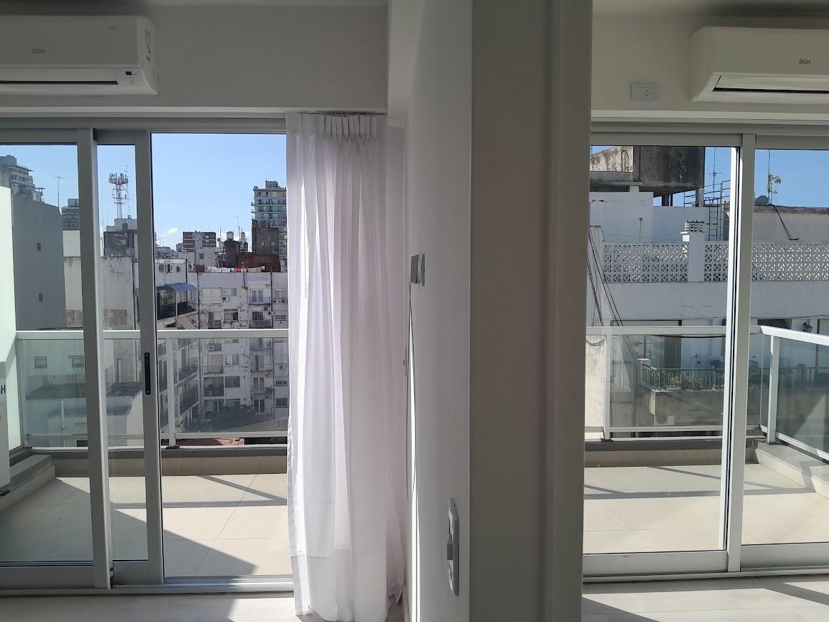 2 Ambientes, Inmejorable Ubicación, Exte. Estado, Balcón Aterrazado, Cochera. 1