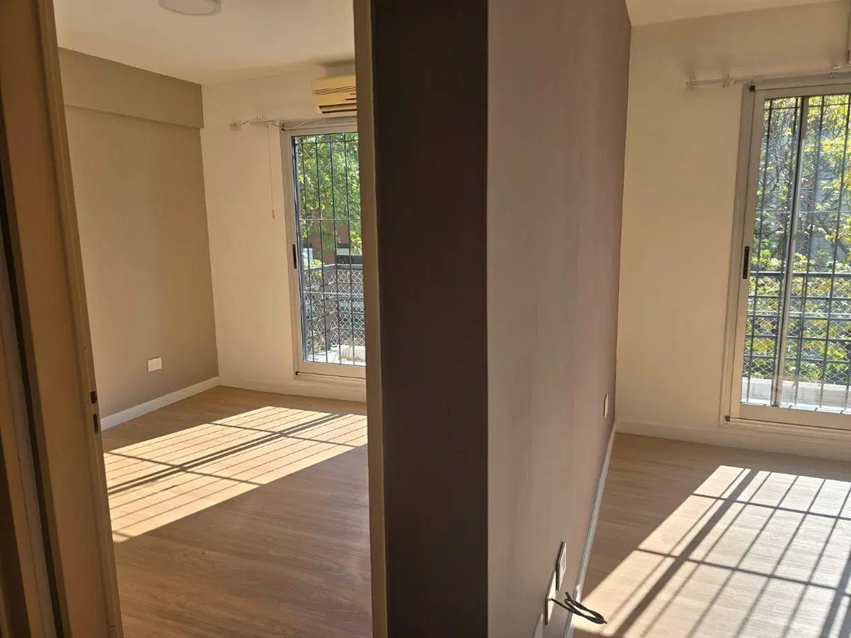 2 Ambientes, Inmejorable Ubicación y Excelente Estado, Superluminoso, Balcón, Cocina Separada, AA.. 5