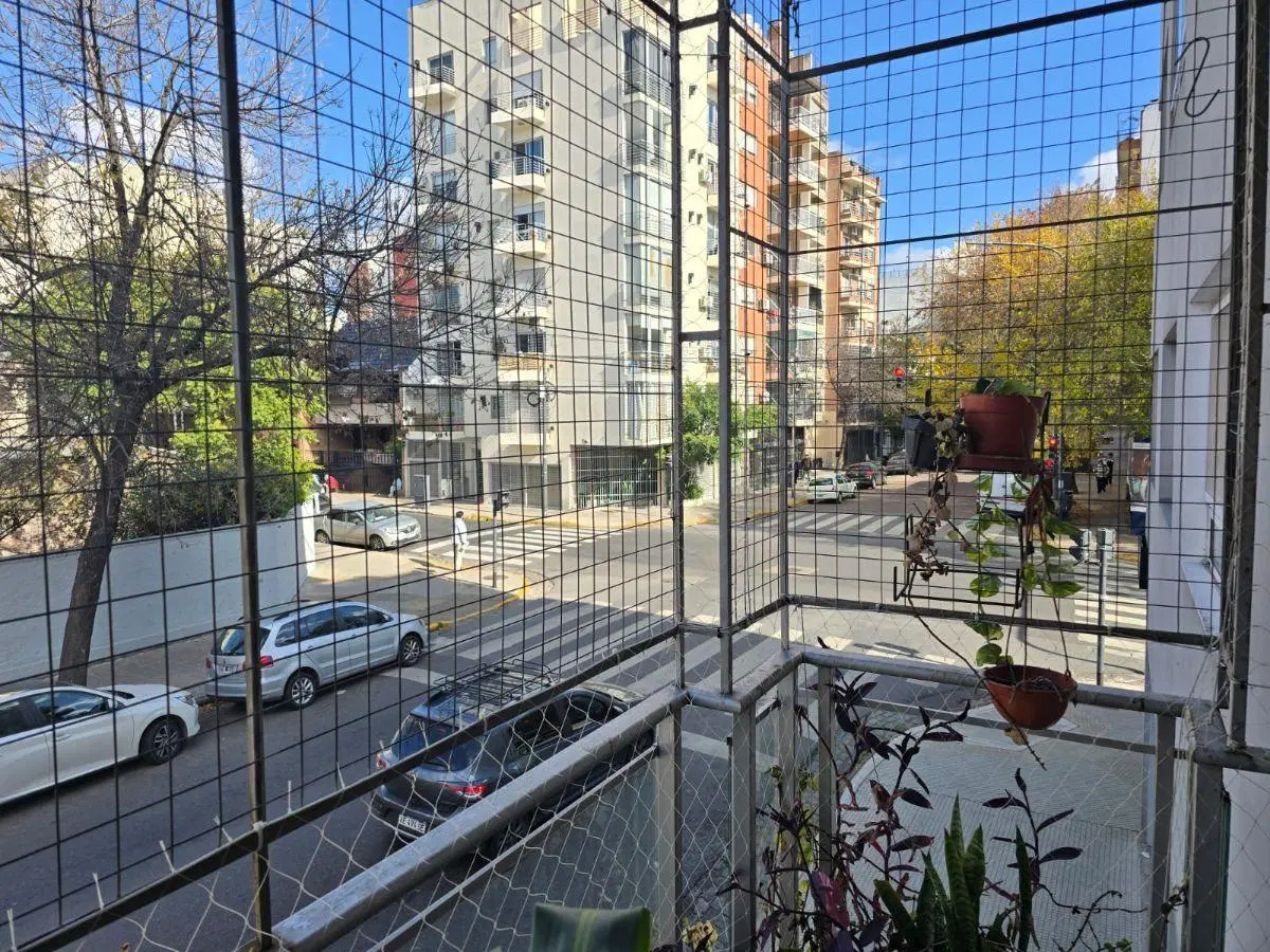 2 Amb., Inmejorable Ubicación, cerca del Parque Centenario, Muy Buen Estado, Superluminoso, Balcón 5