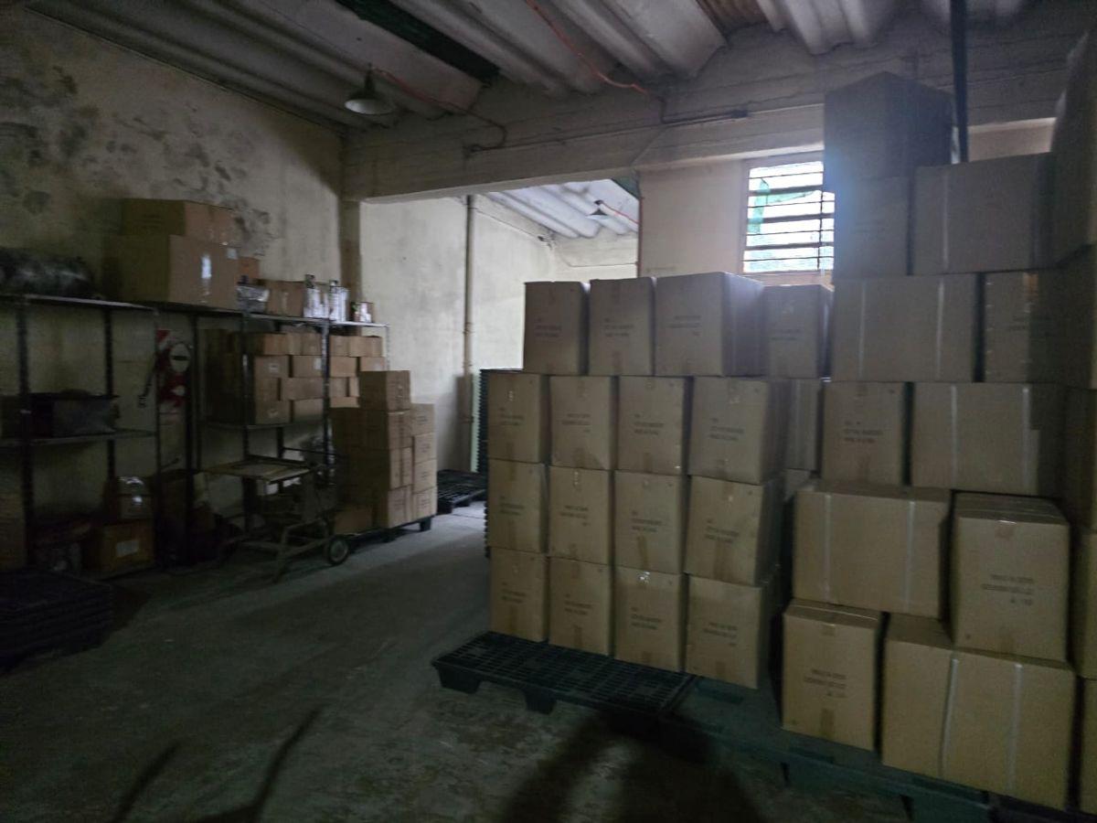 Foto de Depósito en Excelente Ubicación, Cochera para camionetas, Ideal para, imagen 3