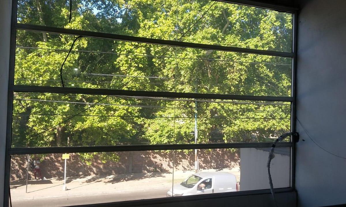 Local Sobre Av de Los Constituyentes a m de General Paz en Excelente Estado 2
