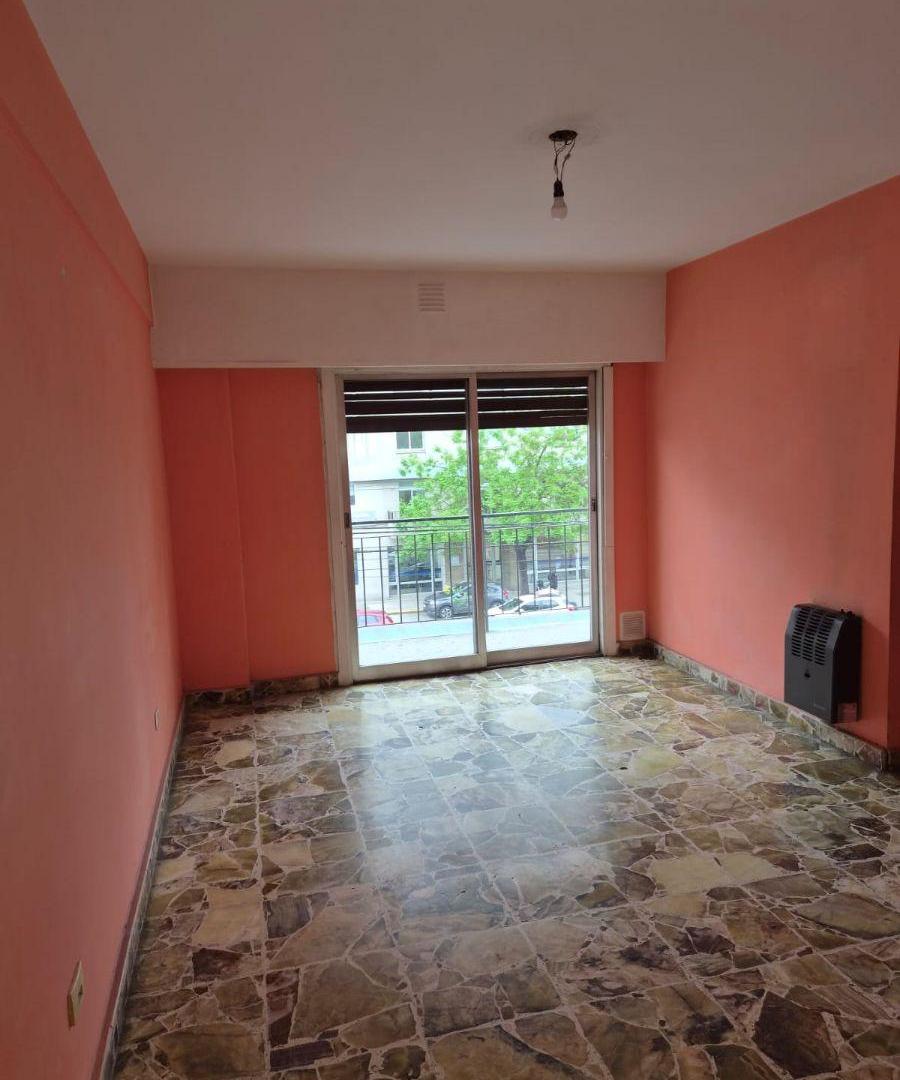 Foto de Departamento de 3 ambientes sobre Av. Cabildo, imagen 1