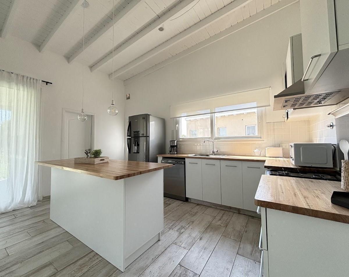 Casa en Venta - Barrio Senderos IV Lote 354 de Costa Esmeralda - Ambientes Amplios 5