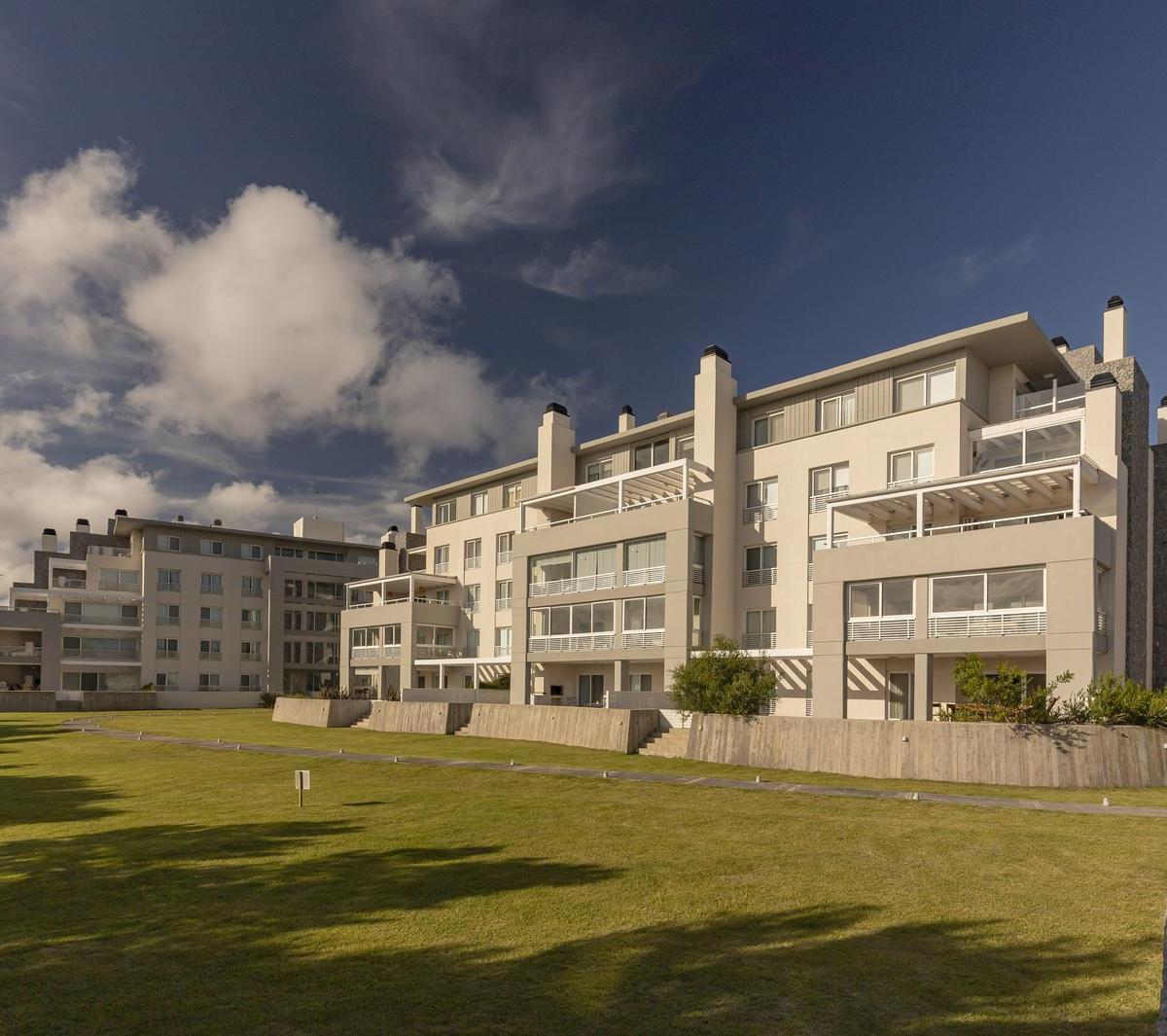 Departamento en Venta - Al Golf 19 Aguila 3f 4