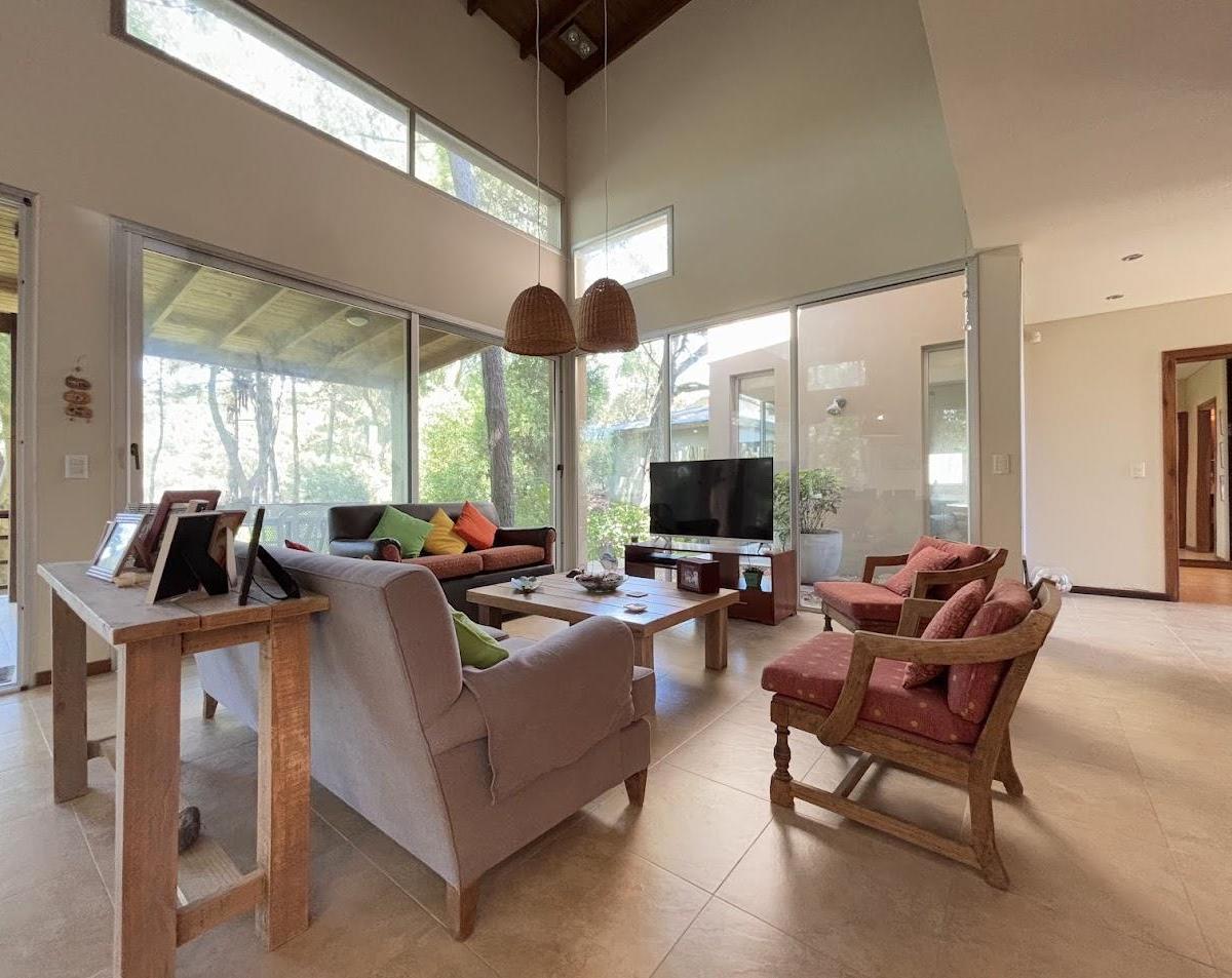 Venta en Barrio Golf II Fondo Boulevard Arbolado 3