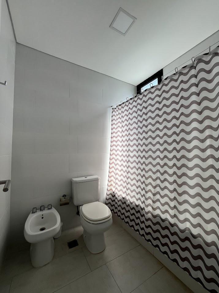 Casa en Venta Barrio Ecuestre - Fondo a La Laguna 4