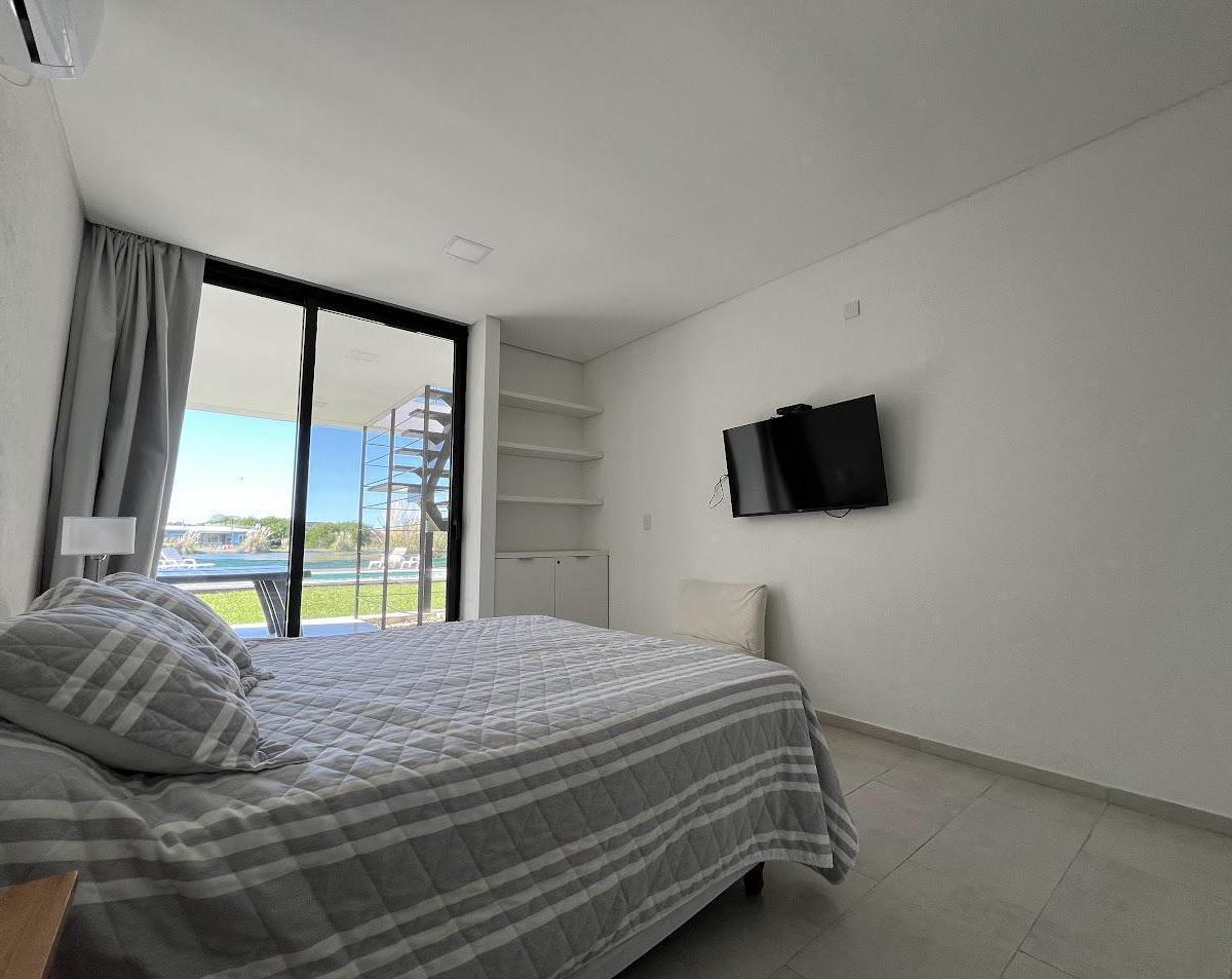 Casa en Venta Barrio Ecuestre - Fondo a La Laguna 5