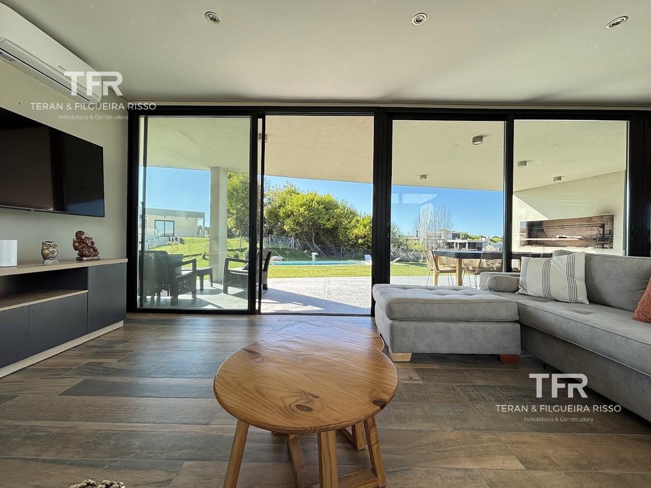 Foto de Costa Esmeralda – Casa en Alquiler en Cul de Sac Privado y Pileta, imagen 2