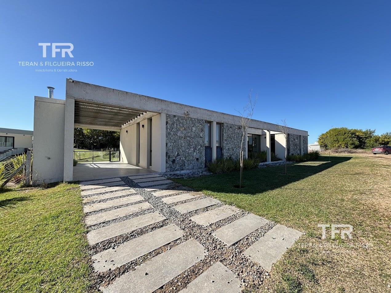 Foto de Costa Esmeralda – Casa en Alquiler en Cul de Sac Privado y Pileta, imagen 1