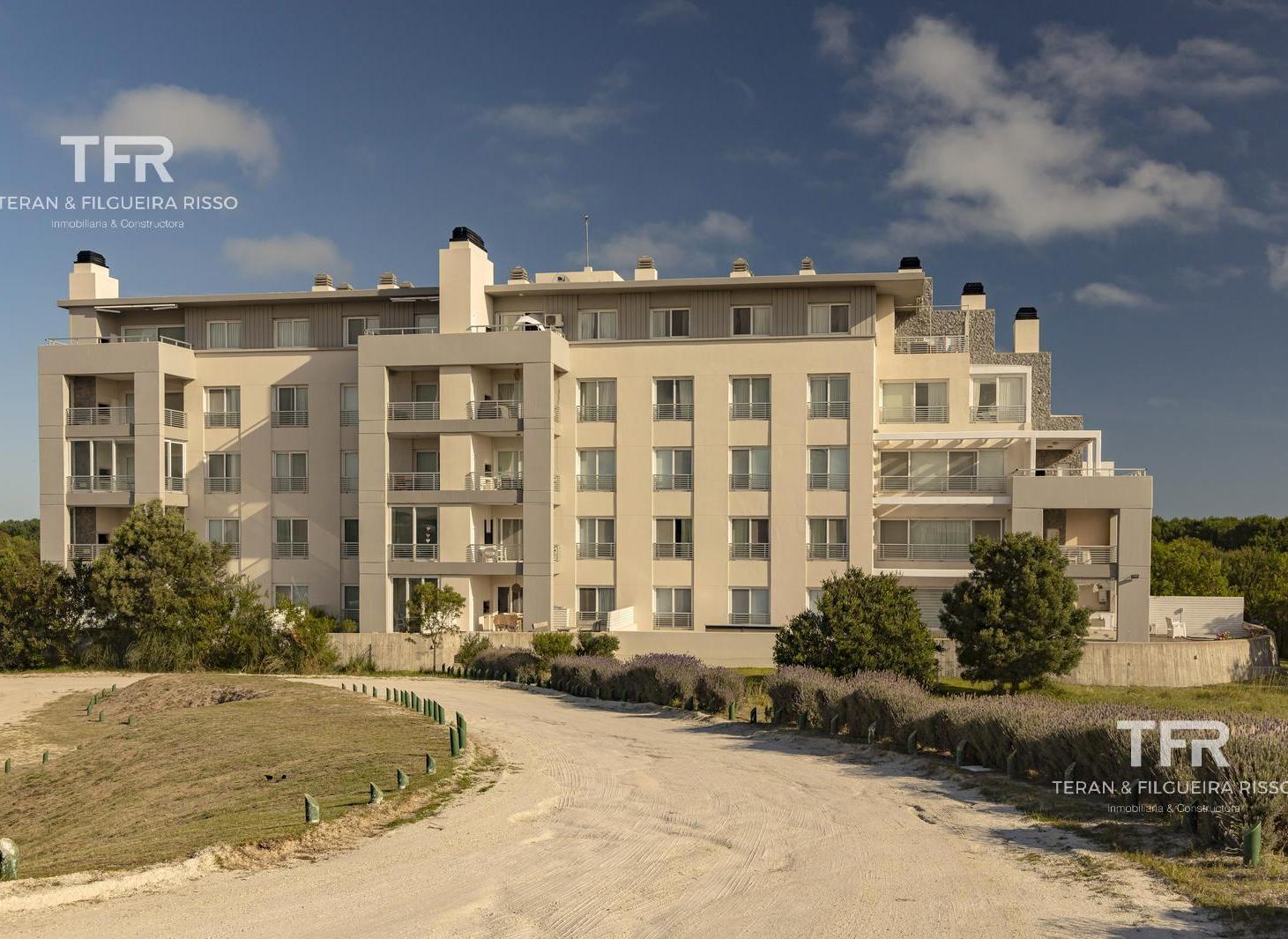 Alquiler de departamento en Al Golf 19 - 2 ambientes en 3er piso - super completo
