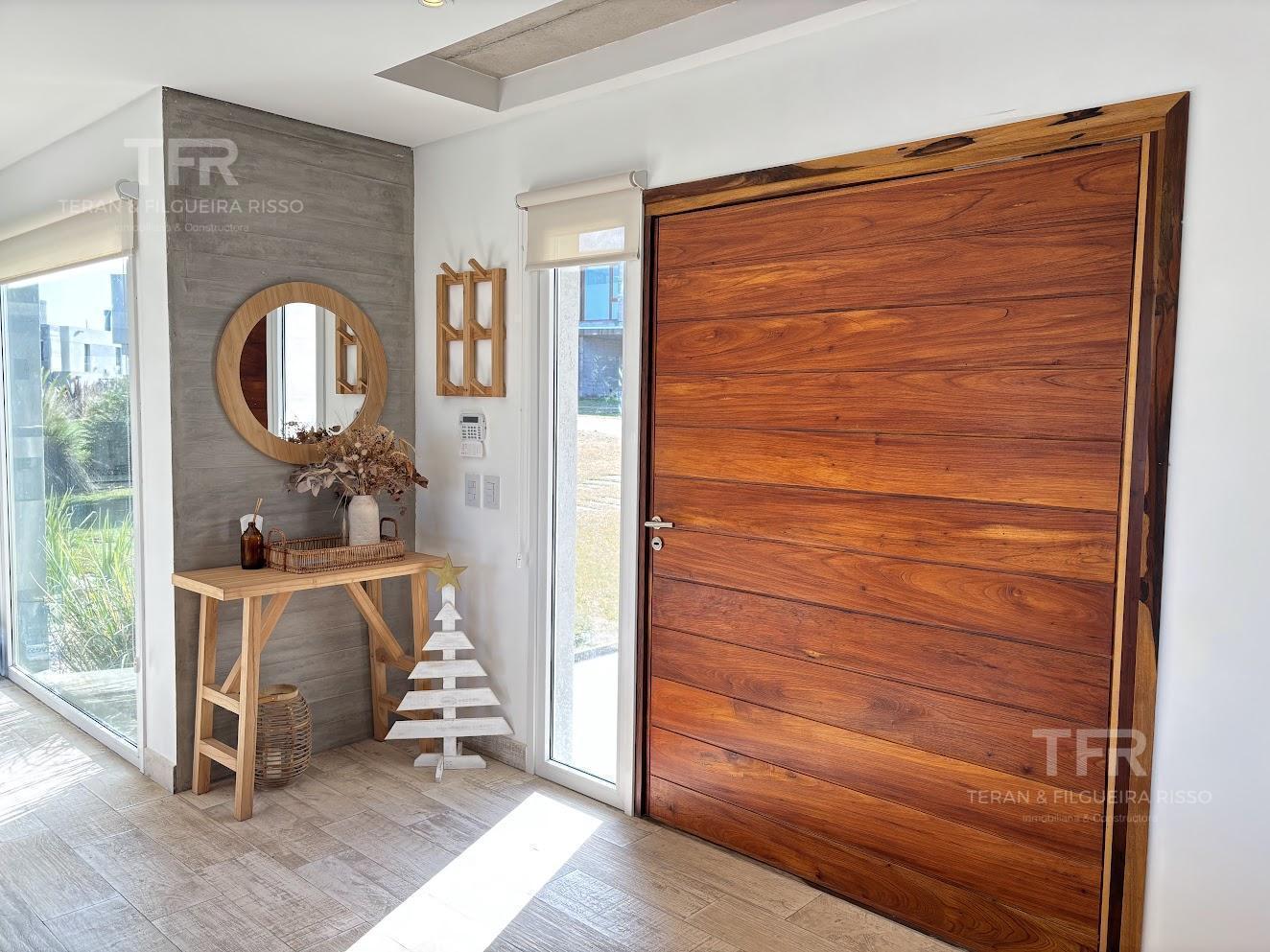 Foto de Casa Alquiler Barrio Ecuestre Costa Esmeralda - Fondo a la laguna, imagen 4