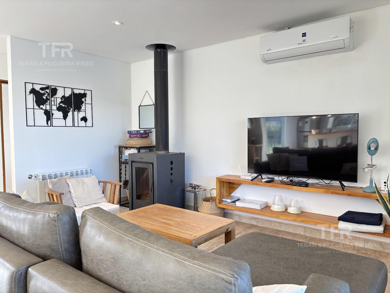 Foto de Casa Alquiler Barrio Ecuestre Costa Esmeralda - Fondo a la laguna, imagen 2