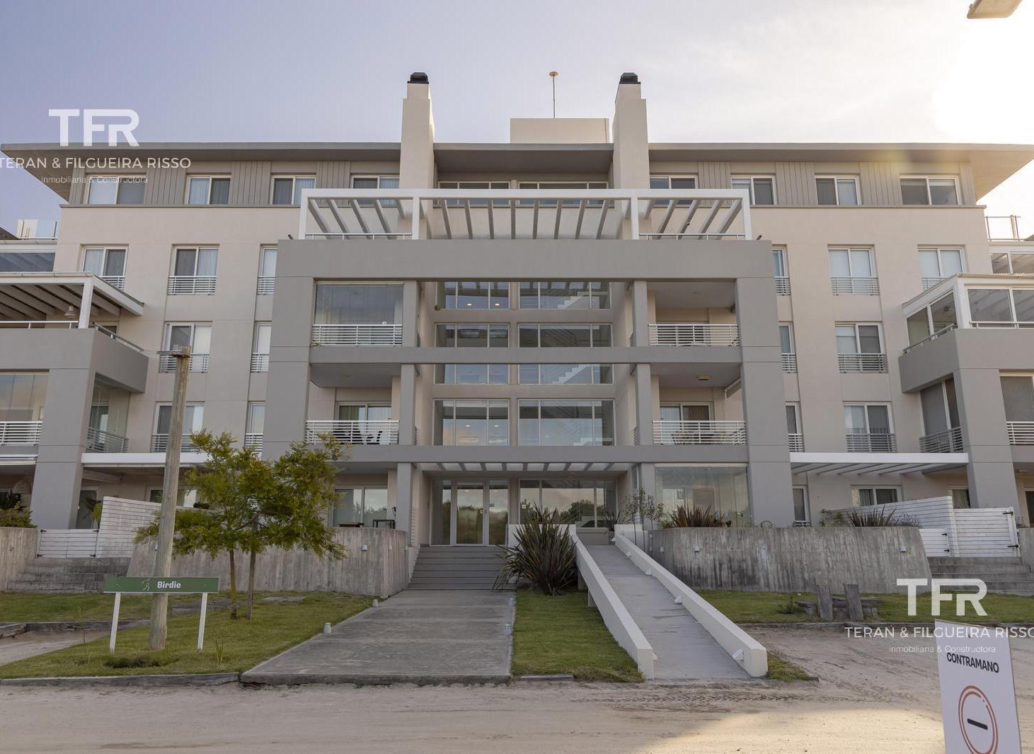 Departamento en Venta Birdie Al Golf 19 - Balcón grande y vistas