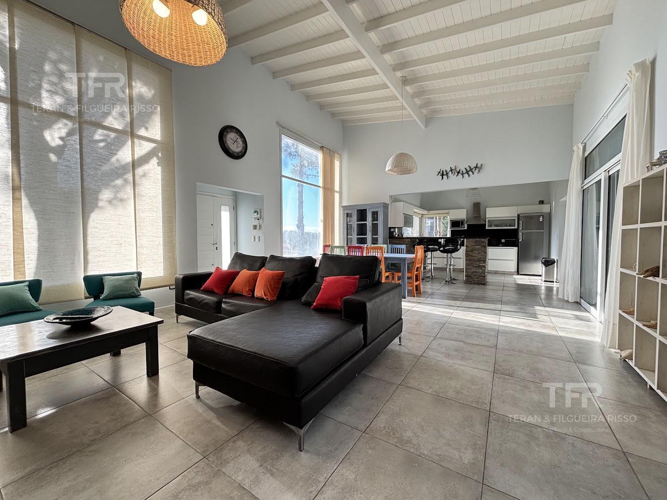 Foto de Casa en Senderos I Costa Esmeralda - dos plantas - pileta con fondo, imagen 4
