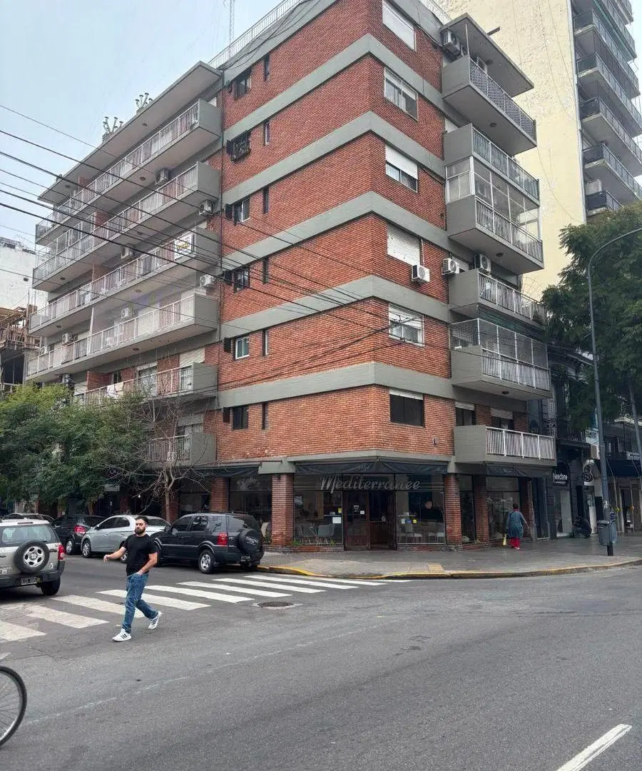 Nuñez : En Alquiler 3 ambientes amplios sobre Avenida Cabildo y Metrobus 2
