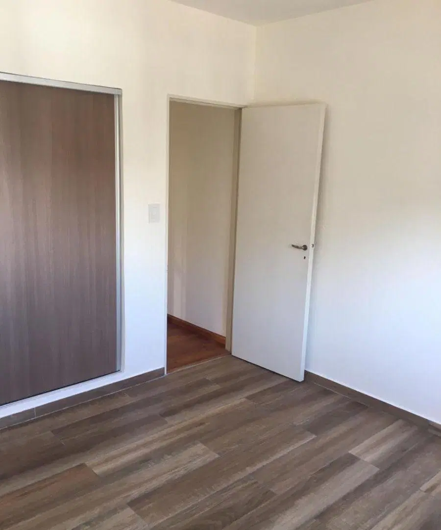 Impecable Precioso 2 ambientes contrafrente con balcón 5