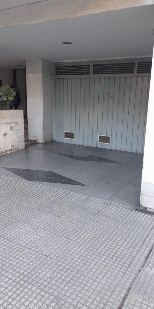 Foto de Espacio guarda coche en Parque centenario, imagen 1