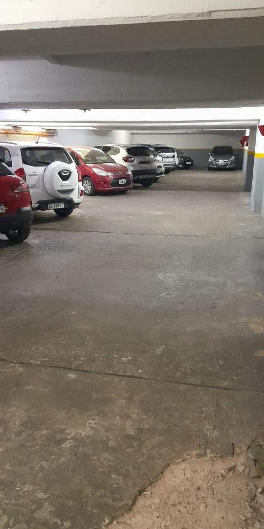 Foto de Espacio guarda coche en Parque centenario, imagen 2