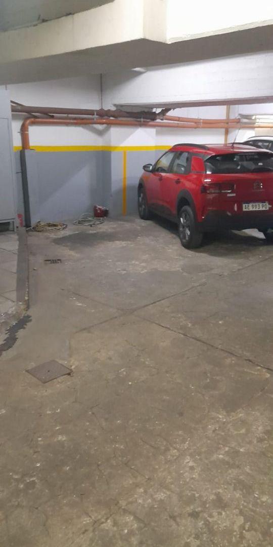 Foto de Espacio guarda coche en Parque centenario, imagen 3