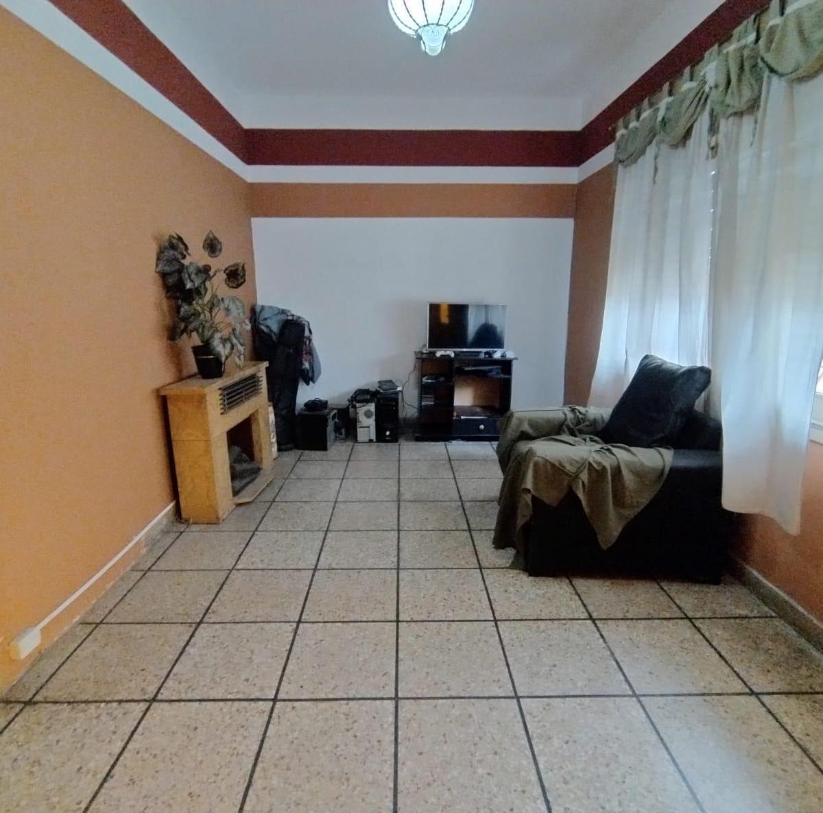 CASA EN P.H. DE 2 AMBIENTES EN VENTA CON GARAGE