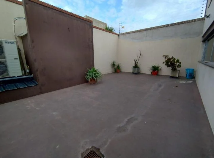 LOCAL DE 300 METROS EN ALQUILER 5