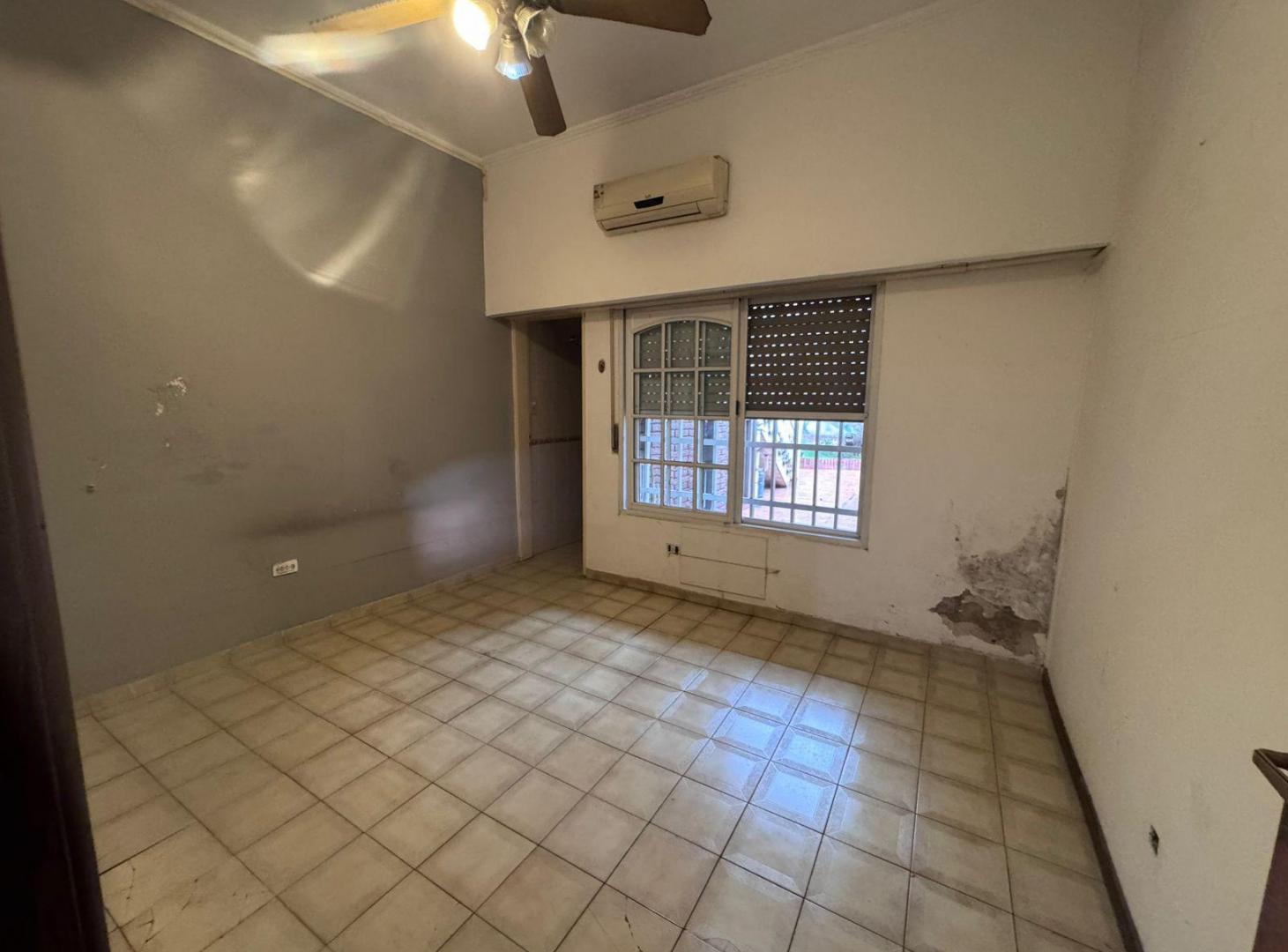 Foto de IMPORTANTE CASA DE 3 AMBIENTES EN ALQUIER, imagen 2