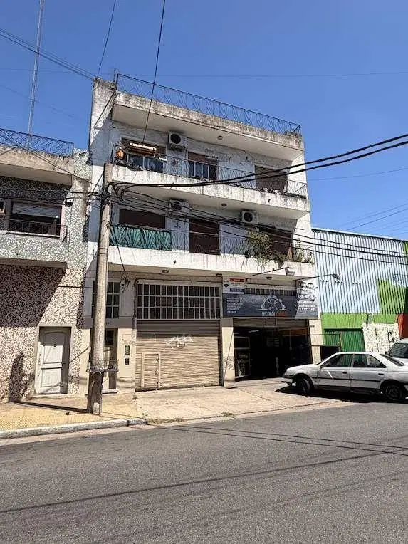 Local . | Almafuerte al 3600 2