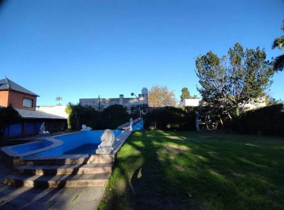 Casa En Venta En Villa Luzuriaga 4