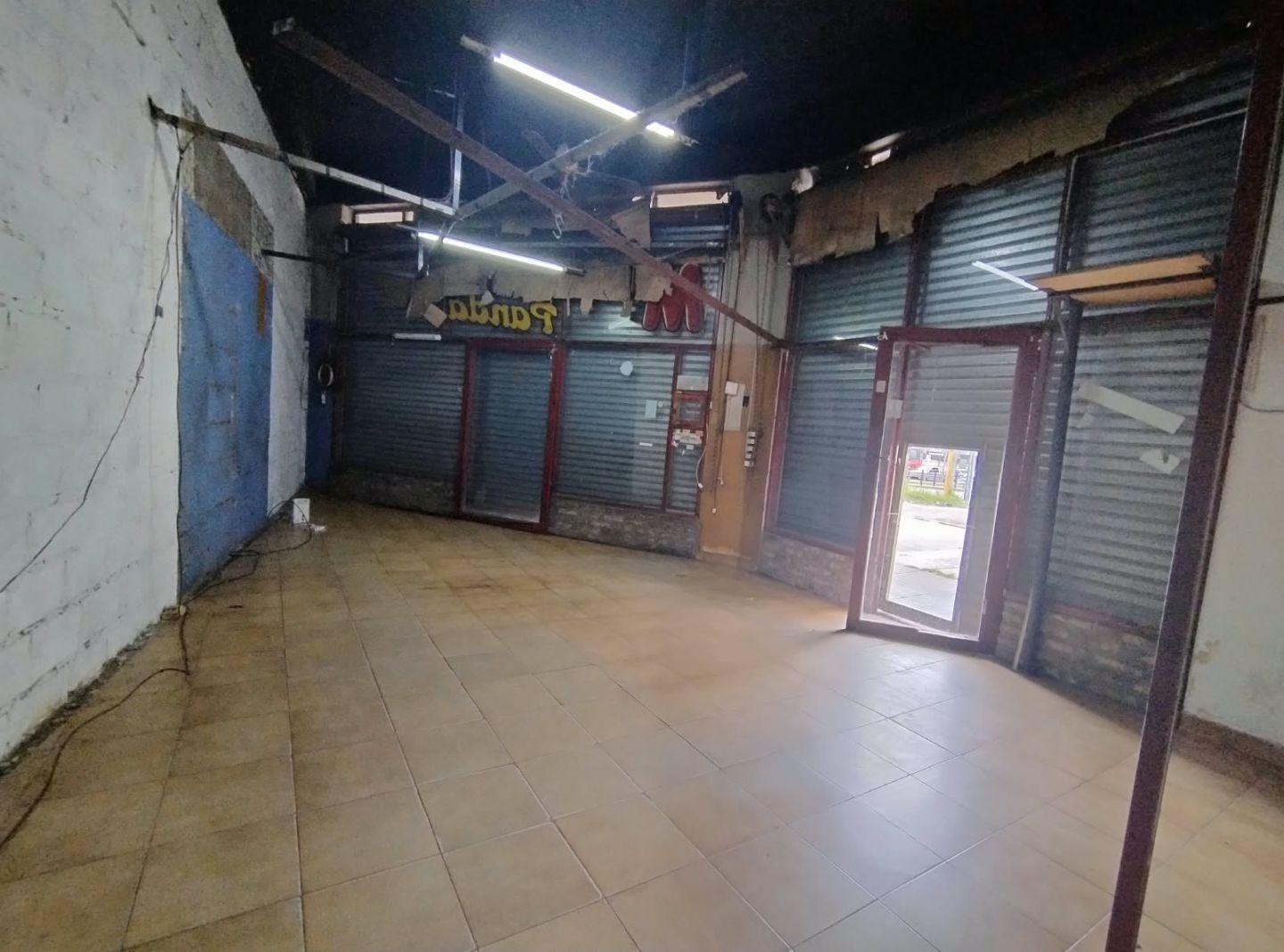 Foto de Local . | Av. Crovara al 4100, imagen 2