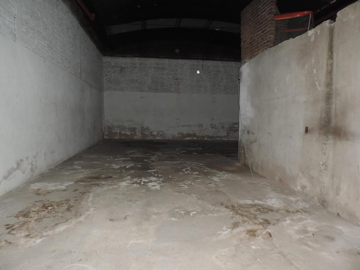 Galpon Amplio, con Oficinas/ Despachos o Vivienda en V. Dominico 1