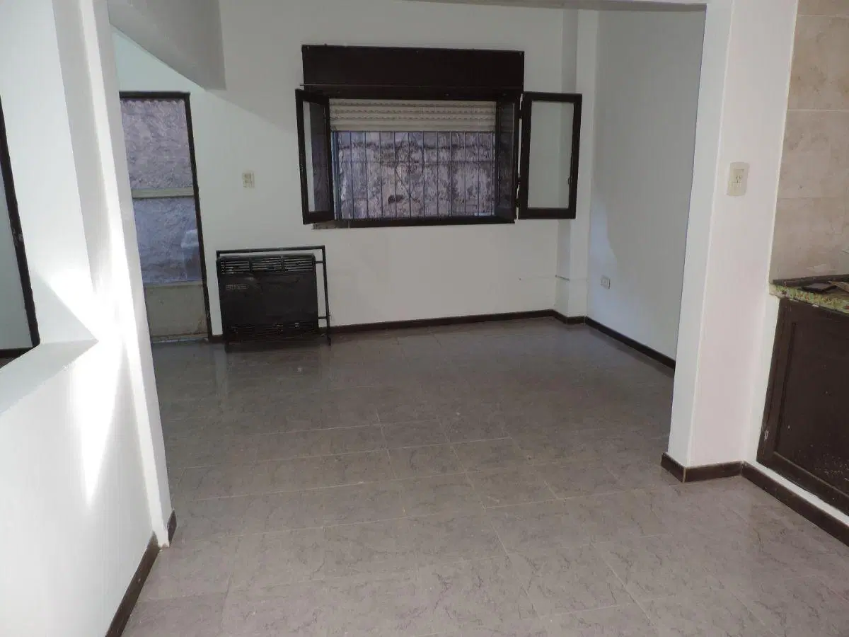 Wilde, P.H. en alquiler, 3 ambientes, 2 dormitorios, cocina, baño, lavadero, 2 patios, Lavadero 2