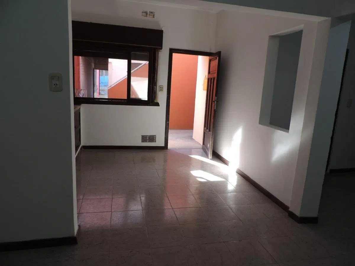 Wilde, P.H. en alquiler, 3 ambientes, 2 dormitorios, cocina, baño, lavadero, 2 patios, Lavadero 4