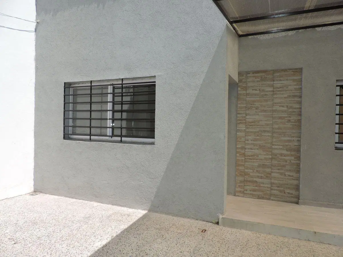Bernal, casa reciclada todo nuevo 50% y Ctas. de U$S 550.- 80m2 cub. lote 242m2, 2 cocheras 4